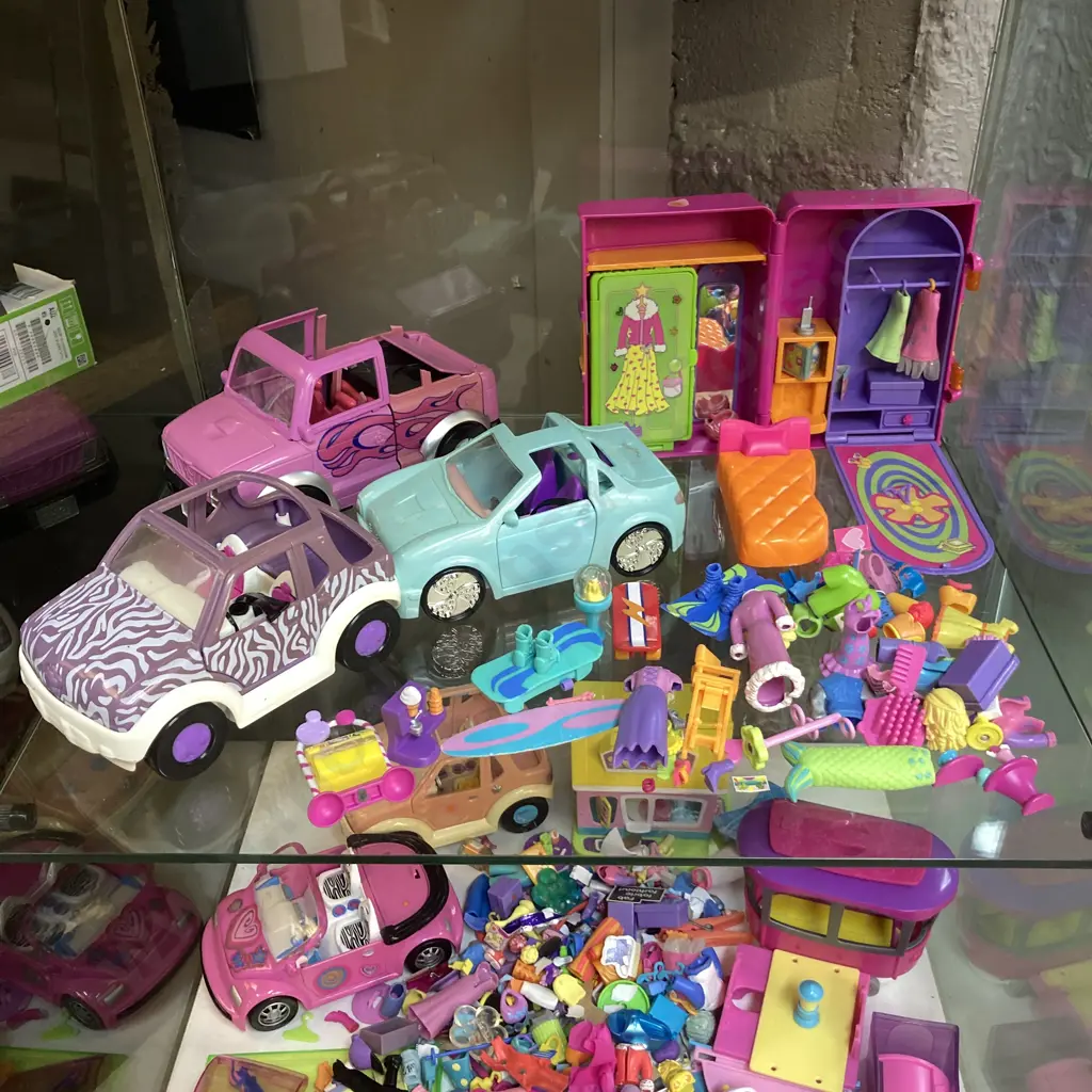 Assorted Polly Pockets, Playsets, Cafe Etc Image 1++